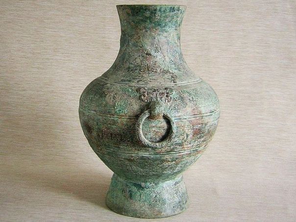 Wine vessel ‘Hu’ from the Late S & A period - (0304)